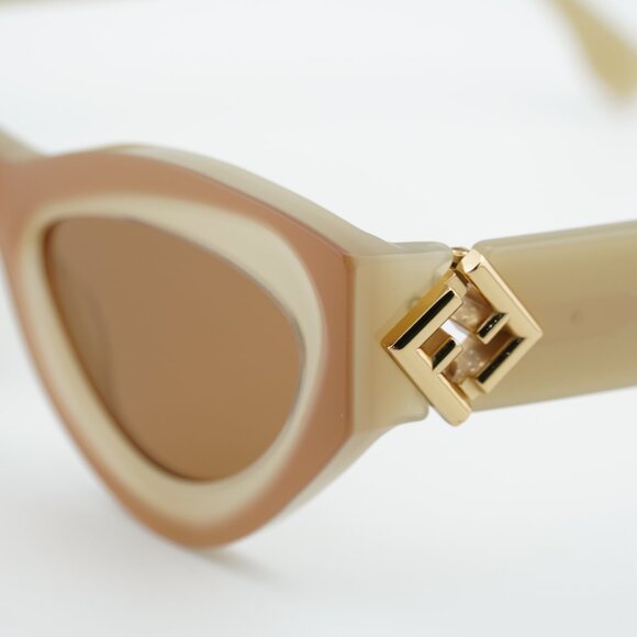 Fendi FE40146I 57E Sunglasses Beige Cat Eye Frame, Brown Lenses main image 5